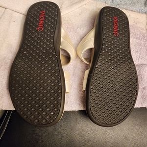 Like new,  women's size 10 vionic sandals